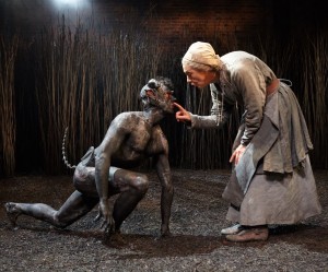 Jay Simpson as Dog, Eileen Atkins as Mother Sawyer in The Witch of Edmonton, 2014. Photo by Stewart Hemley