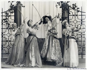 The French Princess and her ladies, Love's Labour's Lost, London 1936. Photo from the V&A