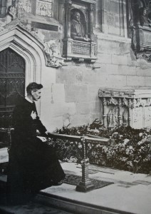William Tompkins at Shakespeare's grave, 1920