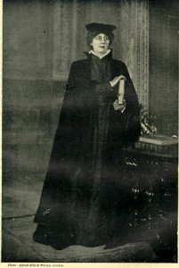 Violet Vanbrugh as Portia