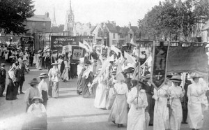 The suffragettes' march in Stratford 16 July 1913. Photo from Windows on Warwickshire